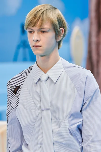 Look 76